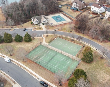 987 Longview Lane - Photo Thumbnail 10