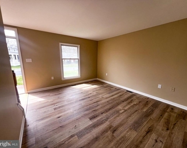 26 Byrd Avenue - Photo Thumbnail 4
