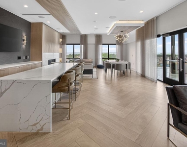737 Swann Avenue - Photo Thumbnail 24