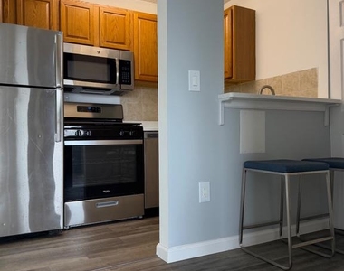 1225 Martha Custis Drive - Photo Thumbnail 8