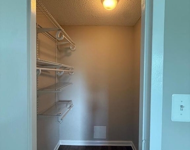 2500 N Van Dorn Street - Photo Thumbnail 12