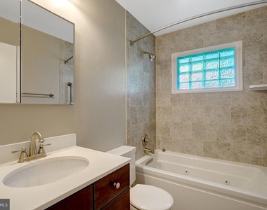 821 N Latham Street - Photo Thumbnail 21
