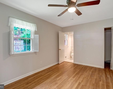 821 N Latham Street - Photo Thumbnail 31