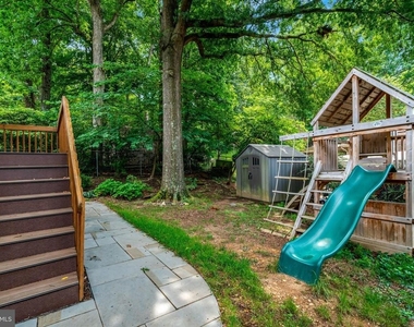 821 N Latham Street - Photo Thumbnail 54