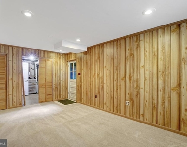 821 N Latham Street - Photo Thumbnail 36
