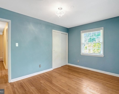 821 N Latham Street - Photo Thumbnail 26