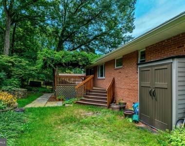 821 N Latham Street - Photo Thumbnail 50