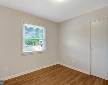 821 N Latham Street - Photo Thumbnail 23