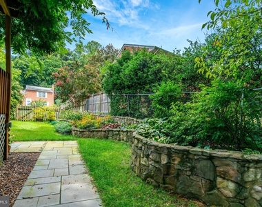 821 N Latham Street - Photo Thumbnail 48
