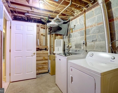 821 N Latham Street - Photo Thumbnail 37