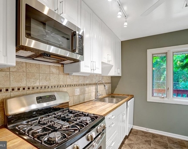 821 N Latham Street - Photo Thumbnail 18