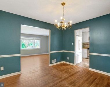 821 N Latham Street - Photo Thumbnail 13
