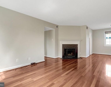 2709 Arlington Boulevard - Photo Thumbnail 2