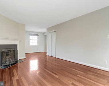 2709 Arlington Boulevard - Photo Thumbnail 3