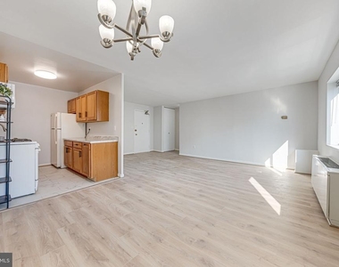 1200 S Arlington Ridge Road - Photo Thumbnail 6
