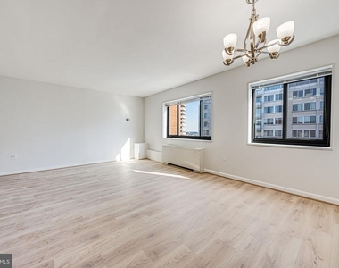 1200 S Arlington Ridge Road - Photo Thumbnail 7