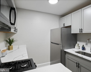 2608 Arlington Boulevard - Photo Thumbnail 11
