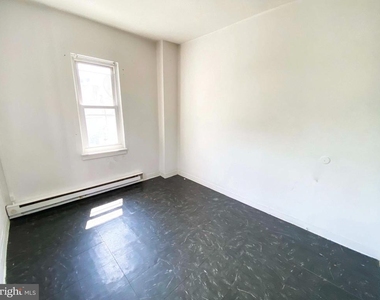 248 E Cambria Street - Photo Thumbnail 2