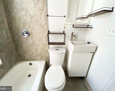 248 E Cambria Street - Photo Thumbnail 6