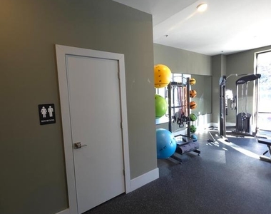 3503 Midvale Avenue - Photo Thumbnail 13