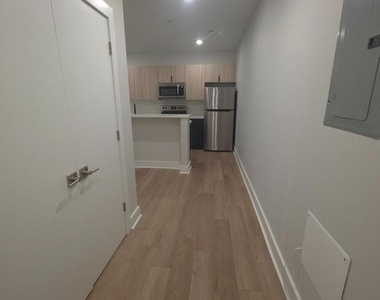 3503 Midvale Avenue - Photo Thumbnail 24