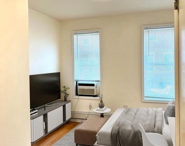 2127 Tasker Street - Photo Thumbnail 8
