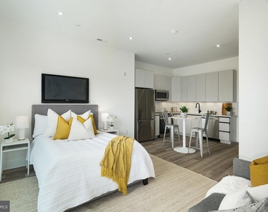 1421 E Columbia Avenue - Photo Thumbnail 7