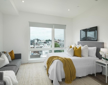 1421 E Columbia Avenue - Photo Thumbnail 6