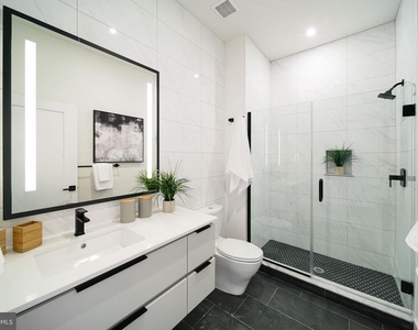 1421 E Columbia Avenue - Photo Thumbnail 10