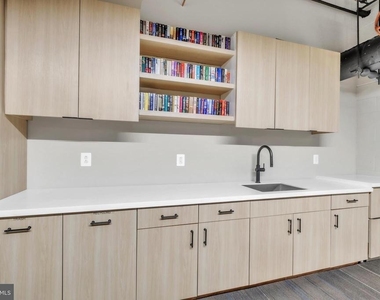 1801 Market Street - Photo Thumbnail 15