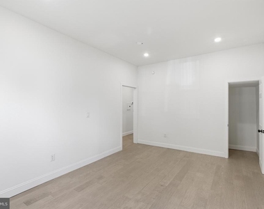 935 E Passyunk Avenue - Photo Thumbnail 10