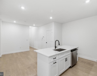 935 E Passyunk Avenue - Photo Thumbnail 13