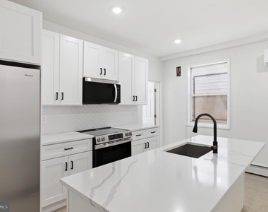 935 E Passyunk Avenue - Photo Thumbnail 5