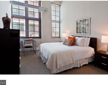201 S 25th Street - Photo Thumbnail 2
