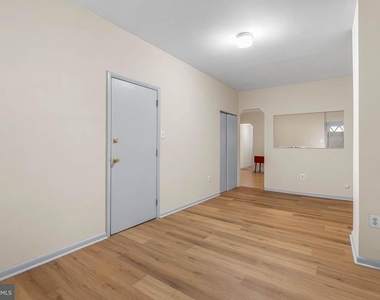 1632 S 4th Street - Photo Thumbnail 3
