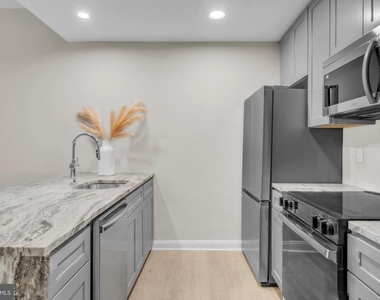 1801 Market Street - Photo Thumbnail 2