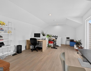7354 Ridge Avenue - Photo Thumbnail 35