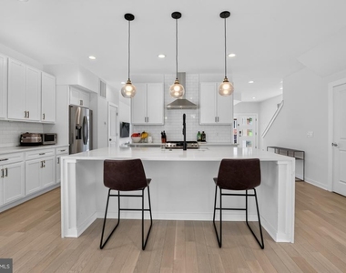 7354 Ridge Avenue - Photo Thumbnail 10