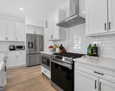 7354 Ridge Avenue - Photo Thumbnail 8
