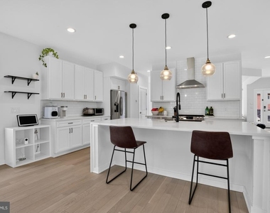 7354 Ridge Avenue - Photo Thumbnail 9