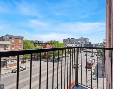 130 W Girard Avenue - Photo Thumbnail 22
