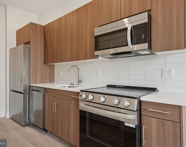 130 W Girard Avenue - Photo Thumbnail 10