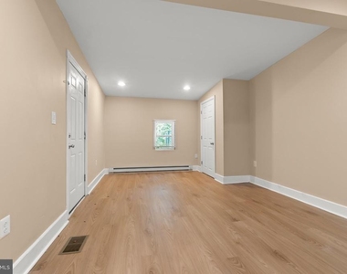 133 E Mt Airy Avenue - Photo Thumbnail 12