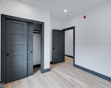 555 N Lawrence Street - Photo Thumbnail 13
