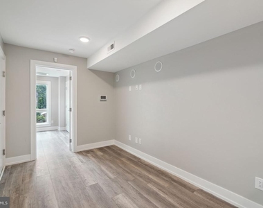 2262 N 2nd Street - Photo Thumbnail 5