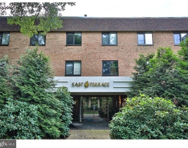 1650 Oakwood Drive - Photo Thumbnail 1