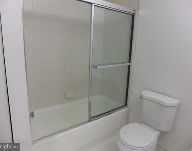 1650 Oakwood Drive - Photo Thumbnail 16