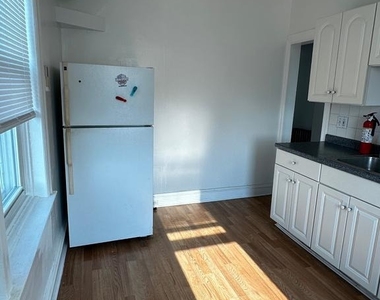 206 Saude Avenue - Photo Thumbnail 8