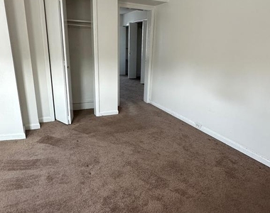 206 Saude Avenue - Photo Thumbnail 9