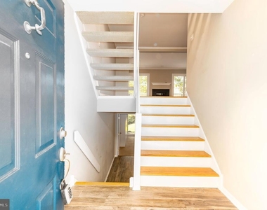 79 Andover Court - Photo Thumbnail 5